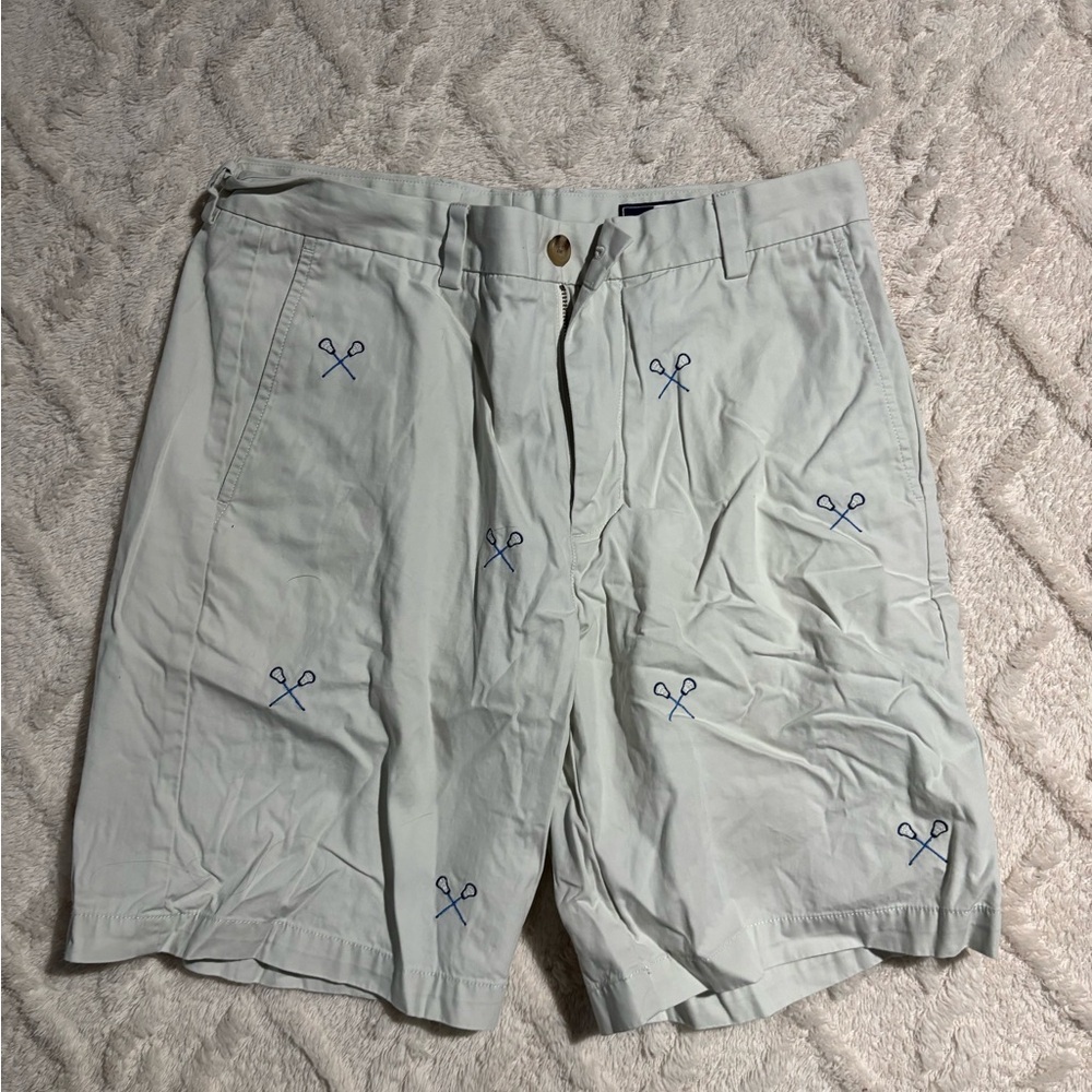 Vineyard vine shorts waist 32